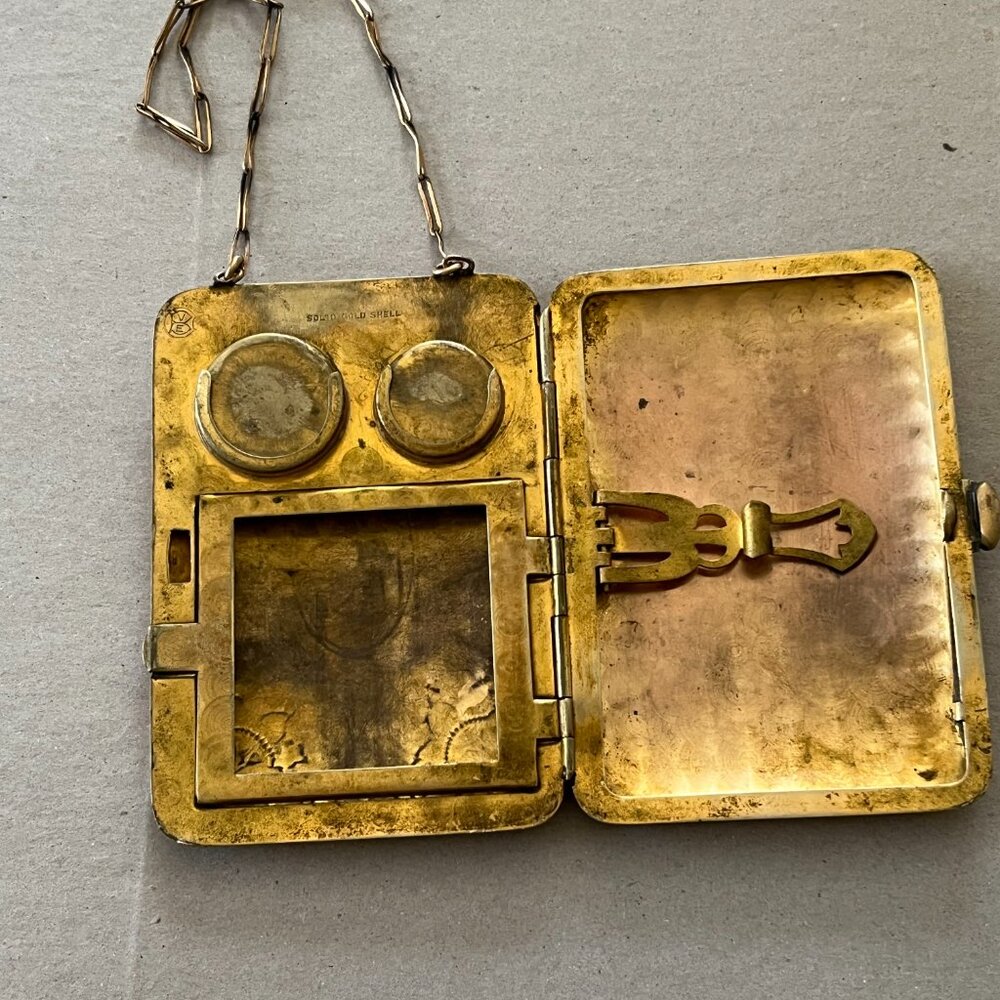 Vintage Art Nouveau "solid gold shell" miniature coin purse with attached chain - Picture 6 of 10